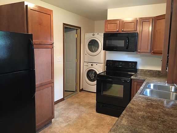 3rd image of 208 E 2nd Ave #1