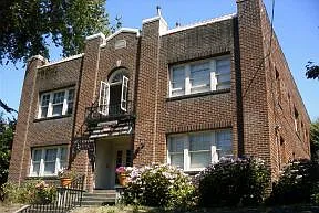 Thurman Apartments — Photo 1