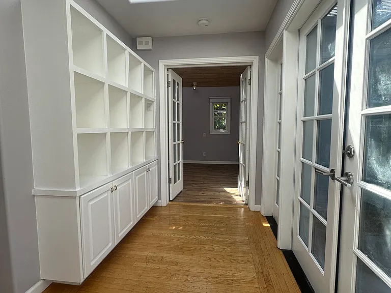 1613 Mariposa Ave — Photo 16