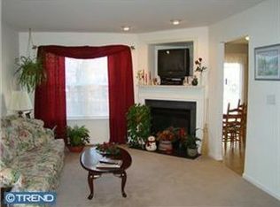 5 Stratford Ct, Burlington, NJ 08016