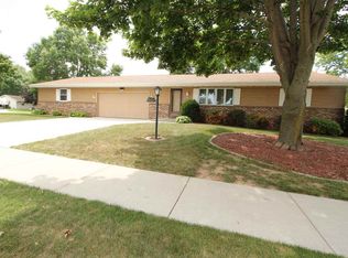 931 Rockwell Rd, Green Bay, WI 54313