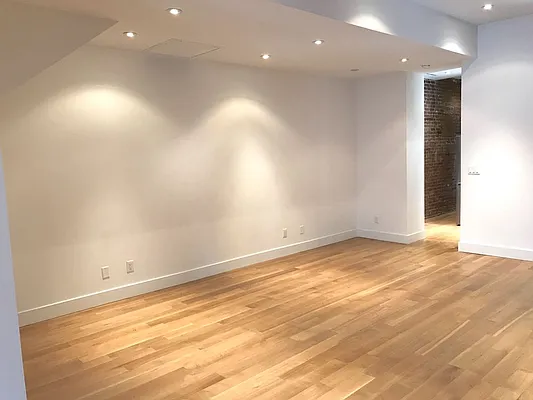 Rented by Dwell Residential Inc | media 9