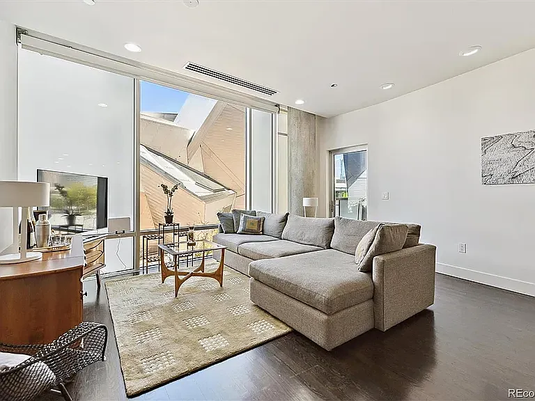 1200 Acoma St #303 — Photo 2