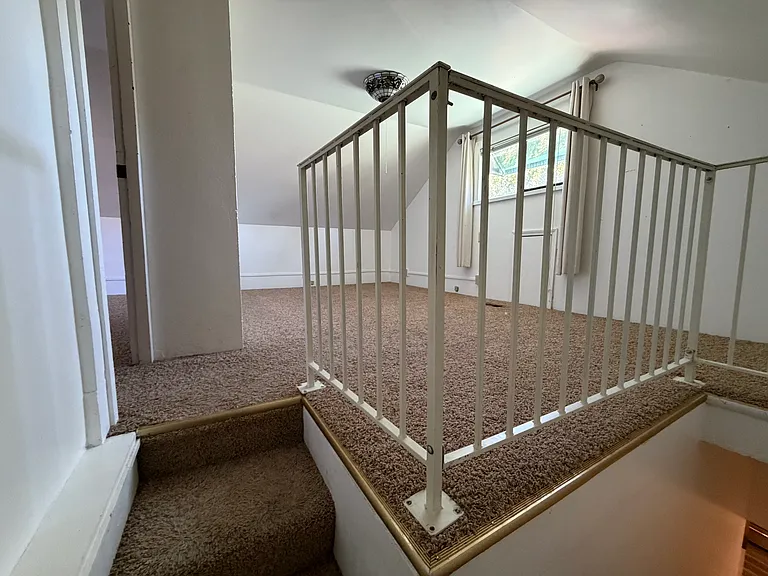 1600 Columbia St — Photo 24