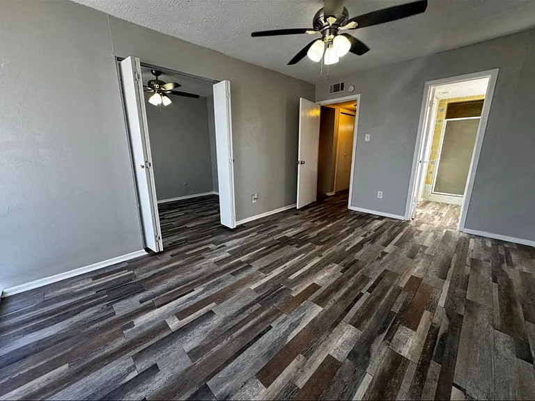 6329 Walraven Cir #6329 — Photo 17