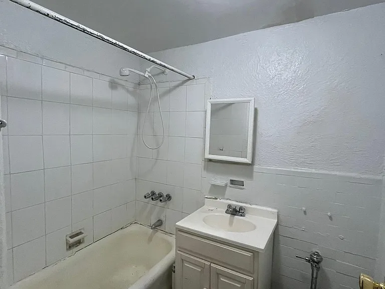 160 Vermilyea Ave #ST — Photo 5