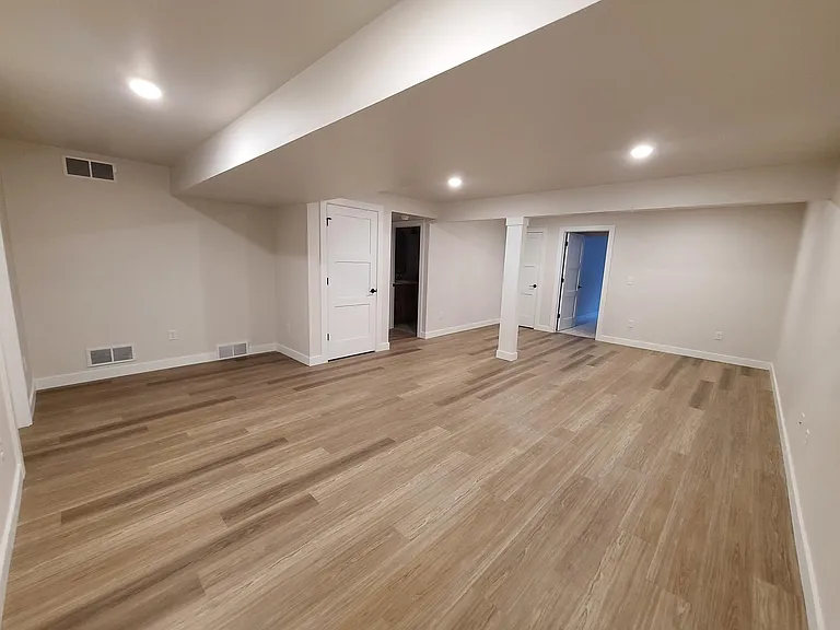 421 Founders Way — Photo 21