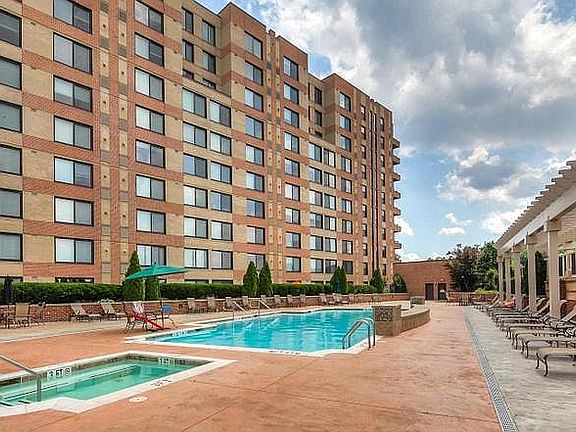 5th image of 2451 Midtown Ave #1414