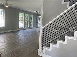 5th image of 165 Longview Ave