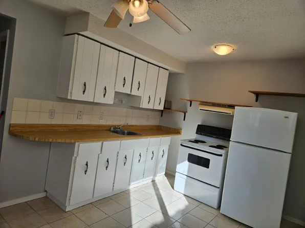 14903 92nd Ave NW, Edmonton, AB T5R 5B5