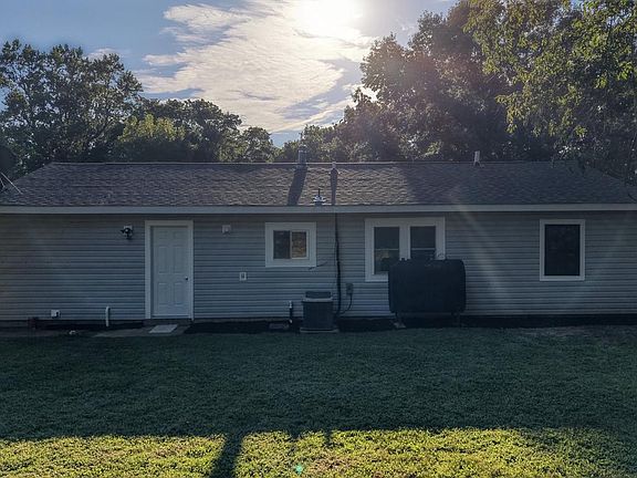3rd image of 43 Wayne Dr