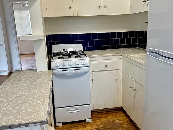 4th image of 2411 South Blvd APT 10