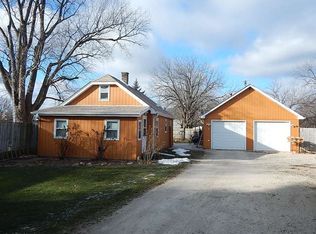 10N800 2nd St, Elgin, IL 60123