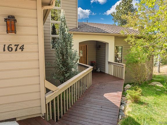 3rd image of 1674 Tamarac Drive