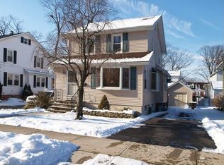 24 Oak St, Dumont, NJ 07628