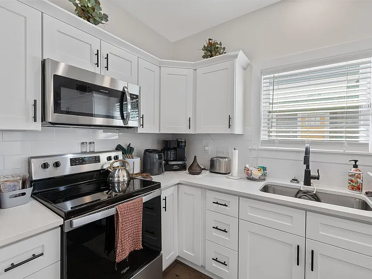 2207B Otis St — Photo 10