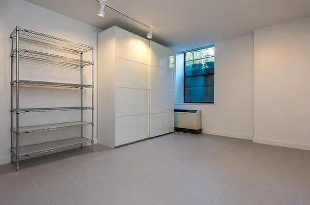 Rented by Nooklyn NYC LLC | media 109