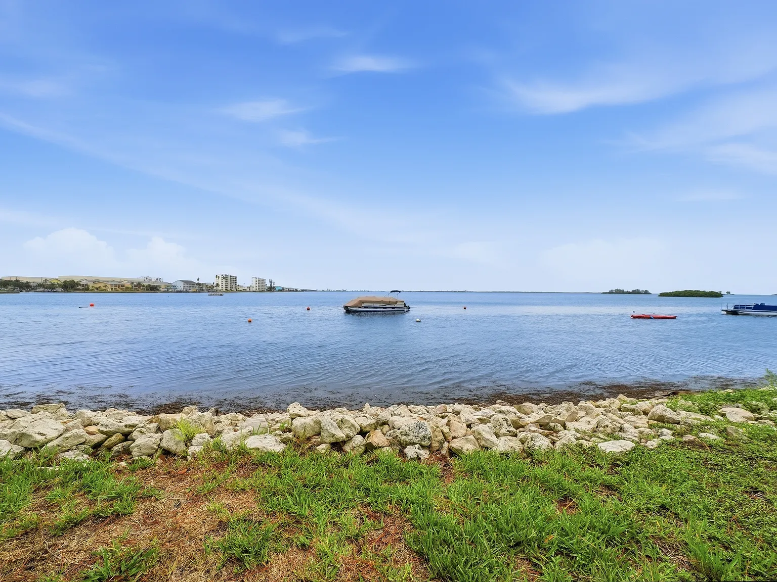 2 bed, 1.5 bath, 930 sqft, $2,150 — Photo 1