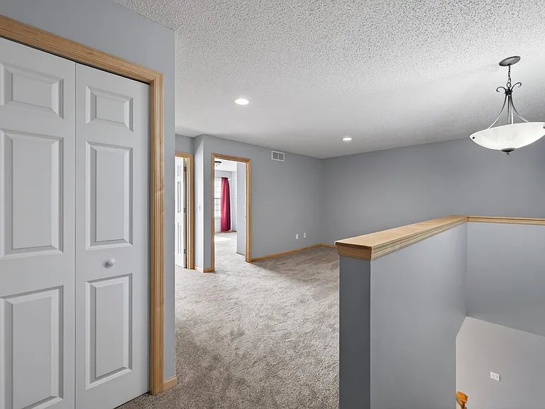 12210 Urbank St NE #B — Photo 6