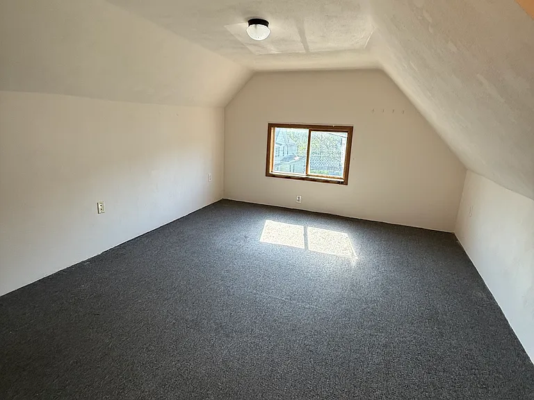 68 Saint John Ave — Photo 11