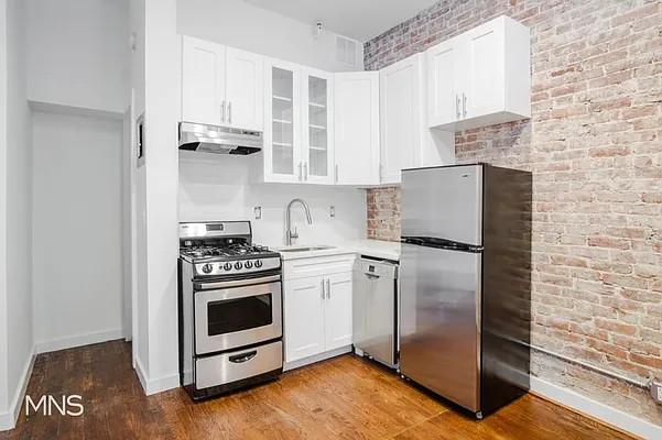 Rented by MNS Marketing | media 29