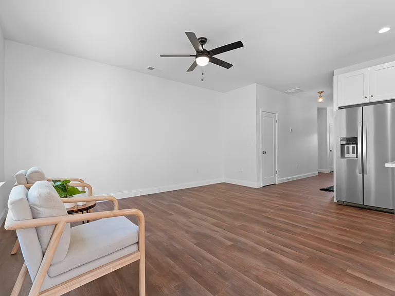 738 S Bomar Ave — Photo 8