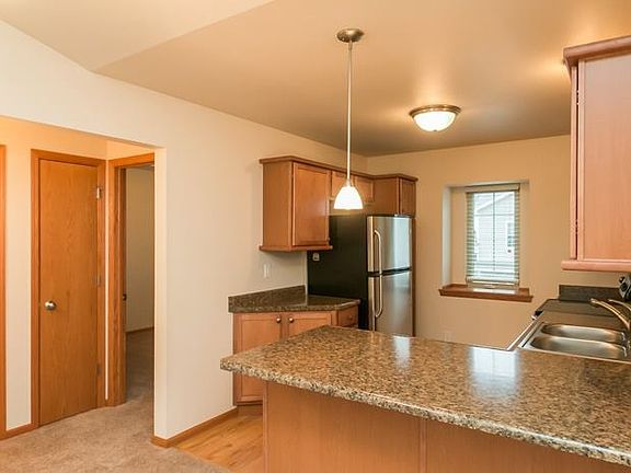 3rd image of 964 Cortney Ln