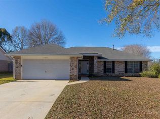 1315 Plata Canada Dr, Cantonment, FL 32533