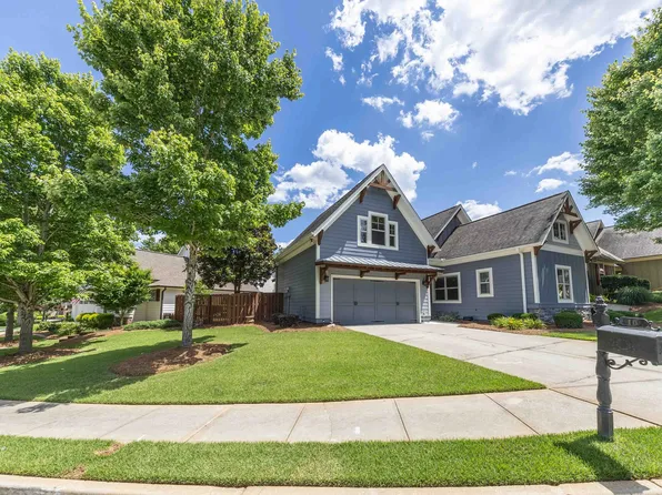 10 Crestwicke Ct, Newnan, GA 30265