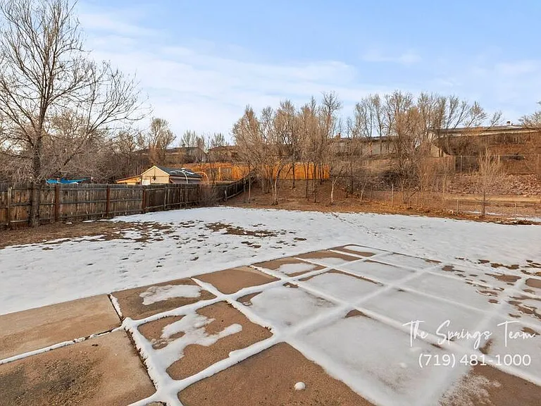 210 Kilmer Ct — Photo 43