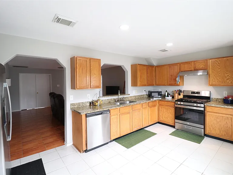 811 Slate Valley Ln — Photo 8