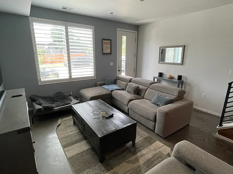 3170 E 33rd Ave — Photo 5