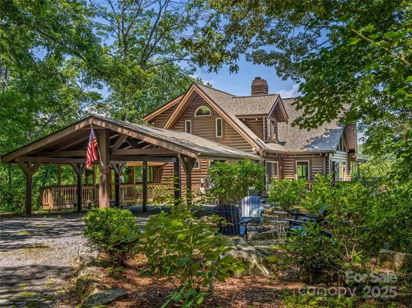 220 Circle Pines Dr, Rosman, NC 28772