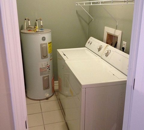 5th image of 600 N Queen St #B