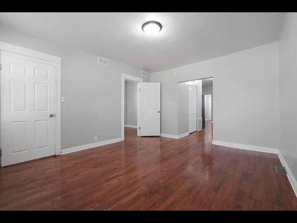 Living Room & entry to room #3