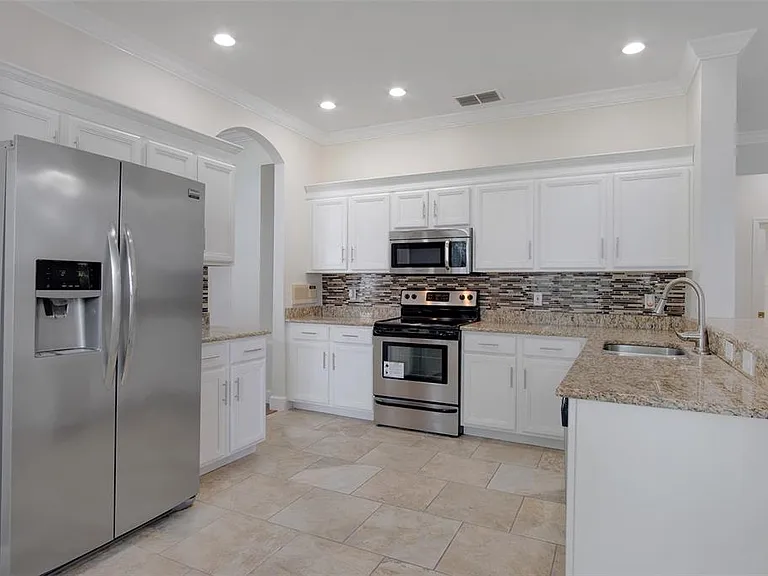 12661 Enclave Dr — Photo 6