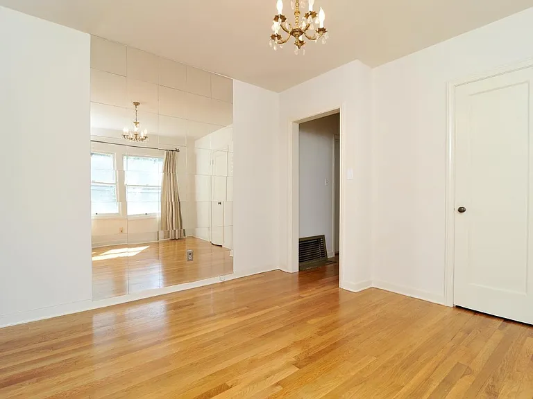 14584 Westcott Dr — Photo 4