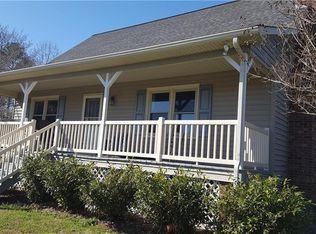 521 Mountain Brook Rd, Asheboro, NC 27205