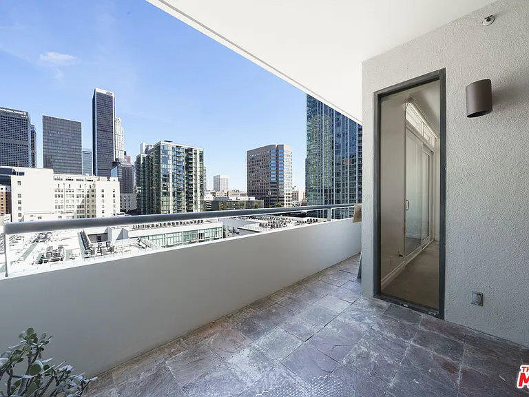 600 W 9th St #1502 — Photo 18