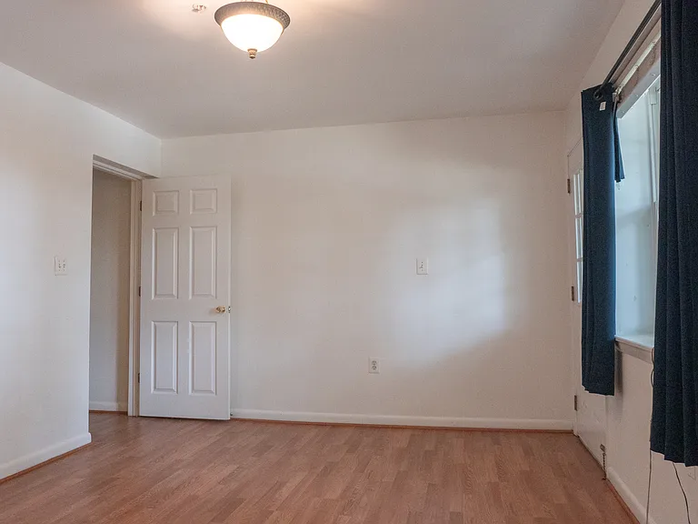 2300 18th St NE #2300 — Photo 23