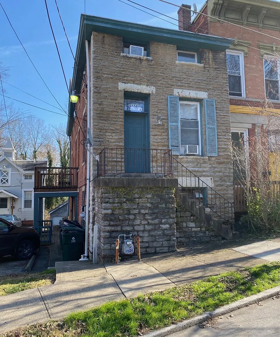 3420 Ruther Ave — Photo 3