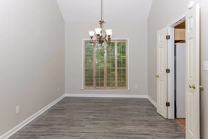 3 bed, 2.0 bath, 1528 sqft, $1,395 — Photo 4