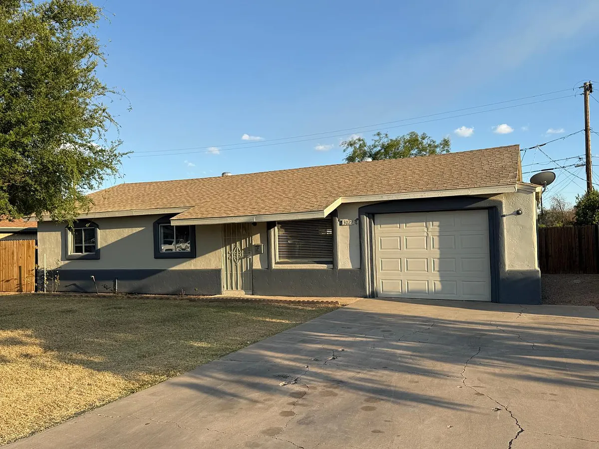 Building Photo - 3027 W San Miguel Ave