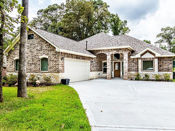 2nd image of 1832 Green Briar Dr