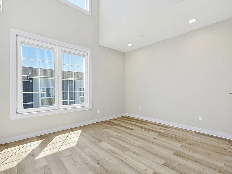 Taj Estates of Franklin II — Photo 198
