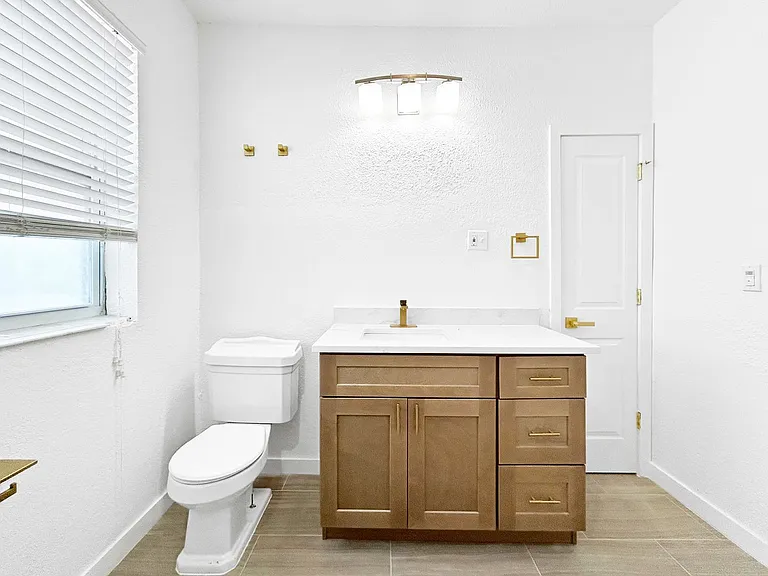 701 S Bermuda Blvd — Photo 6