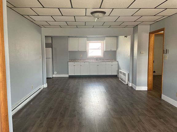 3rd image of 604 F Ave Unit 2