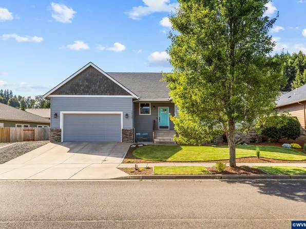 1539 Lakeview Dr, Silverton, OR 97381