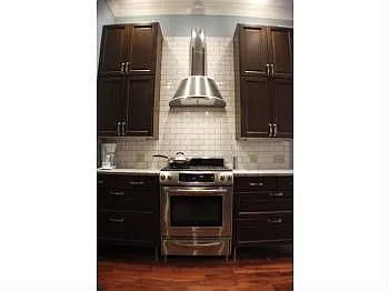 1012 Greenwich St photo 1