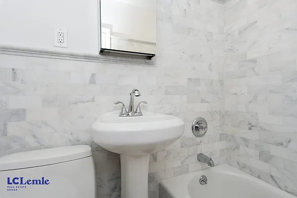 Rented by LC Lemle Real Estate Group | media 20